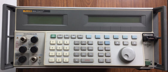 kopen Fluke 5820A Multi Product Kalibrator met 600 MHz en 2,1 GHz Bandbreedte Vijfkanaals Oscilloscoop Kalibrator online vervaardiging
