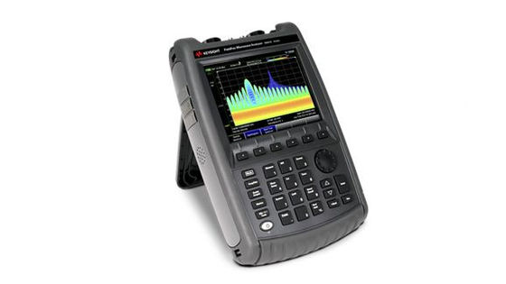 kopen N9951B FieldFox Handheld Microwave Analyzer 44 GHz met 120 MHz Real-Time Bandbreedte en Lichtgewicht Ontwerp online vervaardiging