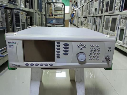 kopen Gebruikte 20 GHz Anritsu MG3692B microwave signaalgenerator met fase-impulsmodulatie online vervaardiging