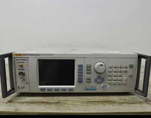 kopen Gecontroleerde Fluke 9640A-serie RF-referentiebron-multiproductkalibrator met een frequentiebereik van 1 mHz tot 4 GHz in gebruikte staat online vervaardiging