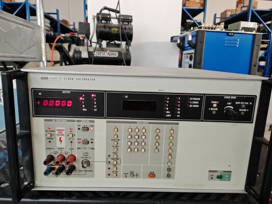 kopen Fluke 5100B-serie Precision Multifunctional Calibrator met GPIB-interface 1100V DC Spanning en 1Ω tot 10MΩ weerstandsbereik online vervaardiging