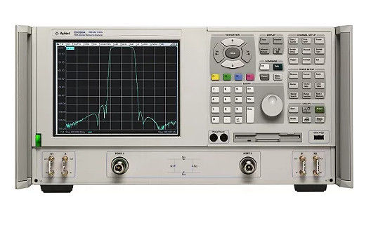 Keysight Agilent E8358A PNA Netwerkanalysator 300 KHz tot 9 GHz Rackmount Gebruikte Vector Netwerkanalysator