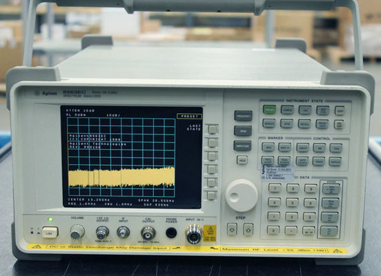 Plug-in rackgemonteerde 8563EC spectrumanalysator Draagbare microgolfspectrumanalysator