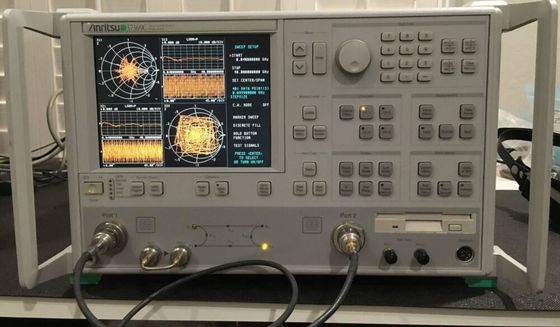 Het Vectornetwerk Analyzer 40 Mhz van Multiportanritsu 37369C aan 40 van het Testghz Materiaal
