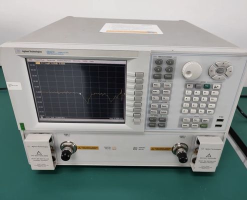 Het gebruikte Netwerk Analyzer 10 Mhz van Agilent E8361C PNA aan de Multifunctionele Test van 67GHz