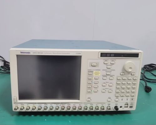 Tektronix AWG5014C Willekeurige golfvormgenerator 1.2 Gsample Per Second 14 Bit Resolution 4 Channel