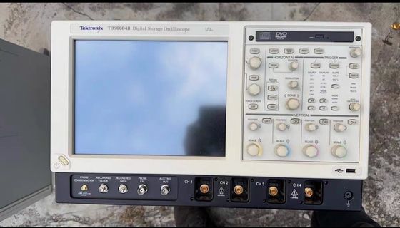 Gebruikte Tektronix TDS6604B Digitale opslag Oscilloscoop 4 kanalen 6 GHz Kleur LCD
