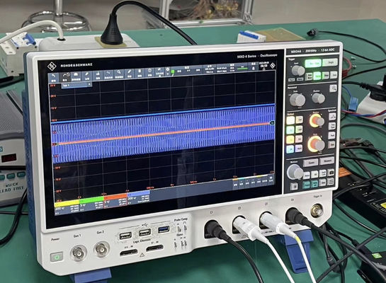 Rohde en Schwarz MXO44 Digitale oscilloscoop 4 Kanaal 200 MHz in volledige werkomstandigheden