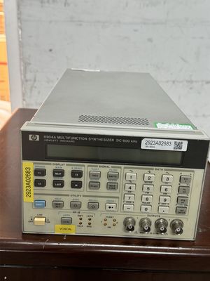 Keysight Agilent 8904A Multifunctionele synthesizer 600 kHz OPT 001 002 Geteste functies Maximale leessnelheid 000 metingen/s