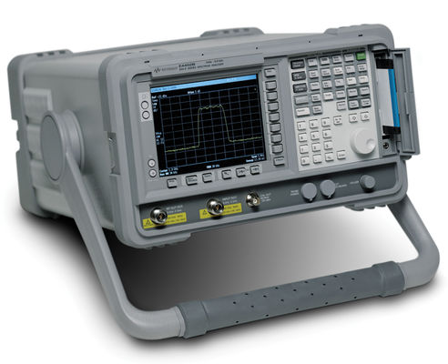 Keysight E4405B ESA-E-spectrumanalysator met een frequentiebereik van 9 kHz tot 13,2 GHz en een temperatuurbereik van 0 tot 55 °C