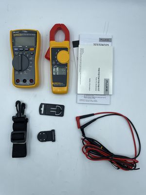 Fluke 117/323 Electricisten Combo Kit met True-RMS Digital Multimeter en 600 V CAT III Clamp Meter met contactloze spanningsdetectie